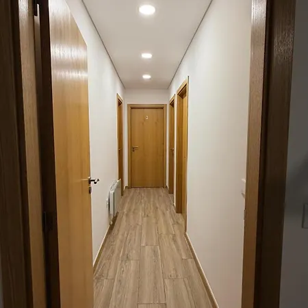 Com 2 Camas No Centro De 招待所 维塞乌