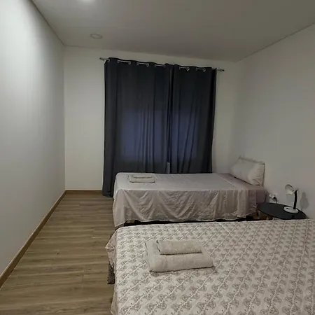 Com 2 Camas No Centro De